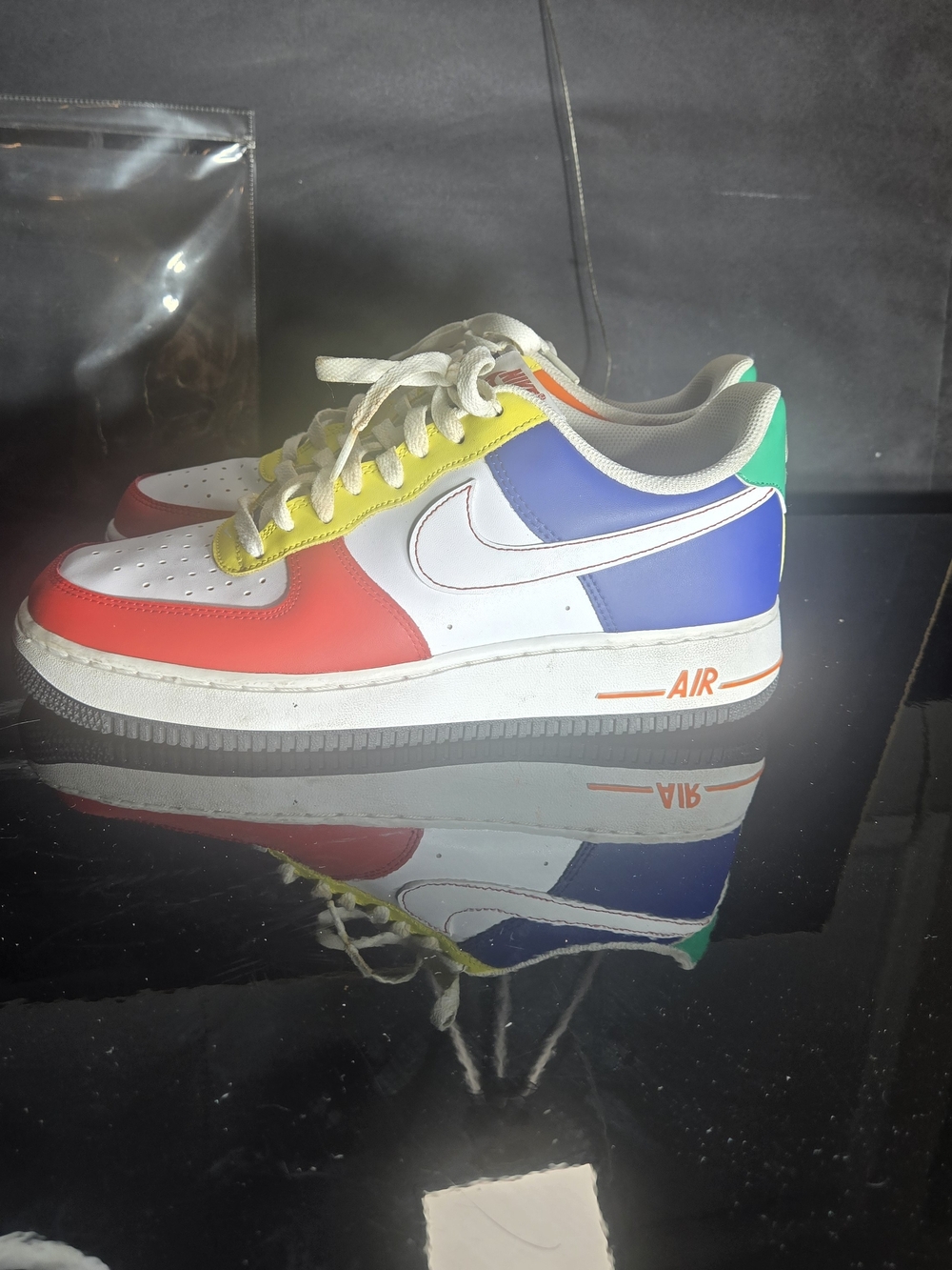 Nike Air Force 1  07 LV8 Rubik's Cube Red Blue Yellow FN6840-657 Men's size 9.5